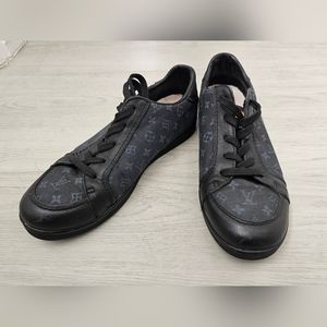 LV Vintage sneaker EU35